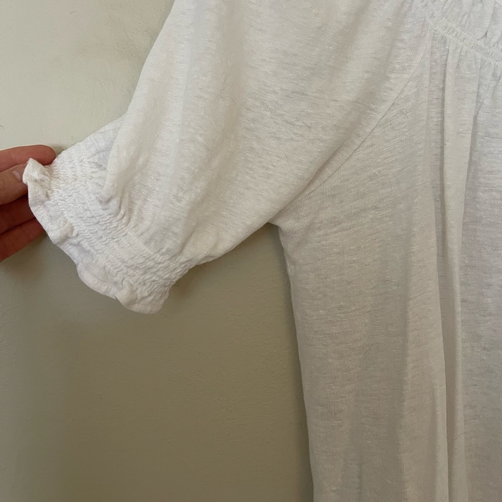 Banana Republic linen top. Size Medium. - Picture 3 of 3